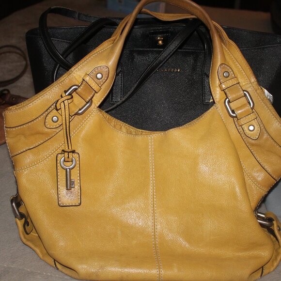 Purse Bundle ~ 23 bags and wallets ~ Coach, MK, Fossil, Marc Jacobs and more - Picture 9 of 16